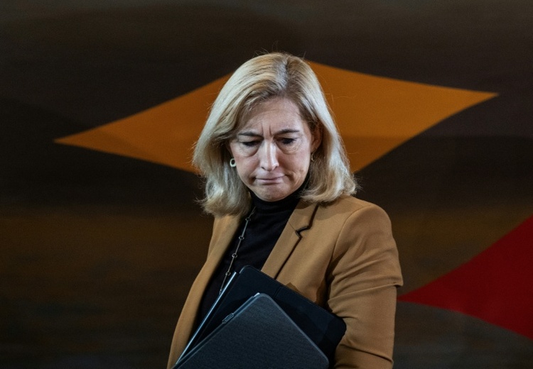 Telefonische Krankschreibung: Gesundheitsministerin Warken kündigt Überprüfung an