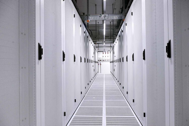 SCHÄFER IT-Systems realisiert technische Ausstattung für den Rechenzentrumsneubau von LEW TelNet Gmb