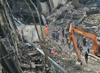 Mindestens 55 Tote bei Feuer in Einkaufszentrum im pakistanischen Karachi