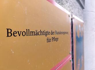 Eigenanteil: Pflegebevollmächtigte sieht Klingbeil in der Pflicht