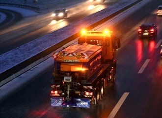 Eisglatte Straßen im Nordwesten: Hunderte Unfälle und drei Tote