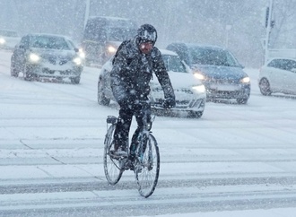 Fahradfahren bei Eis und Schnee: Unfallchirurgen raten dringend ab