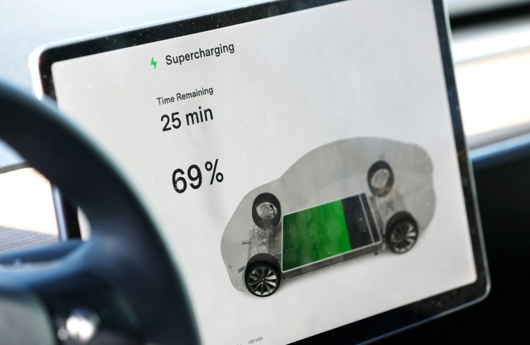 Touchscreens statt Knöpfe: Bedienfreundlichkeit von Autos sinkt laut ADAC