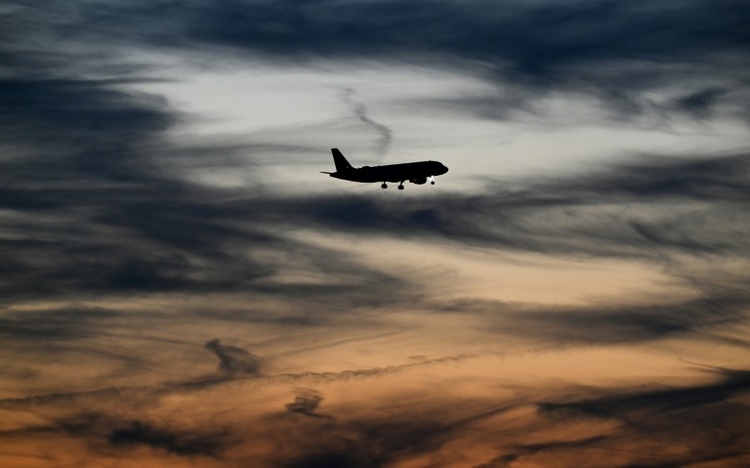 Mehr Fluggäste an deutschen Flughäfen - Anstieg 2025 vor allem bei Auslandsflügen