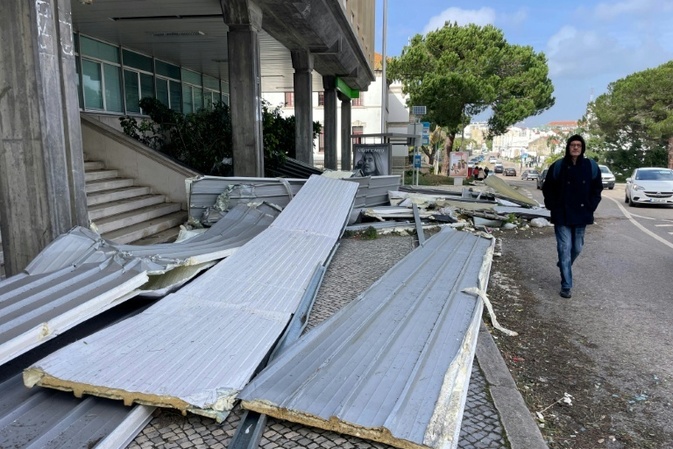 Unwetterwarnungen in Spanien und Portugal wegen Sturm ''Leonardo''