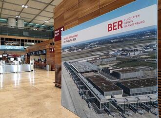 Glatteiswarnungen in Ostdeutschland - keine Starts am Flughafen BER