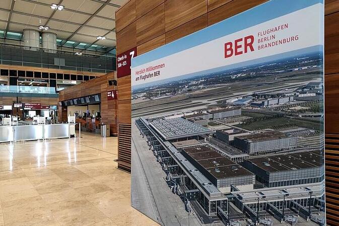Glatteiswarnungen in Ostdeutschland - keine Starts am Flughafen BER