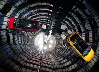 Konzernchefs von VW und Stellantis fordern Bonus für E-Autos ''Made in Europe''