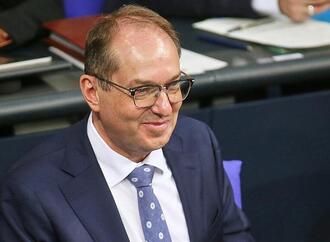 Dobrindt: Viele Hinweise zu Anschlag auf Berlins Stromnetz erhalten