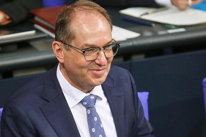 Dobrindt: Viele Hinweise zu Anschlag auf Berlins Stromnetz erhalten