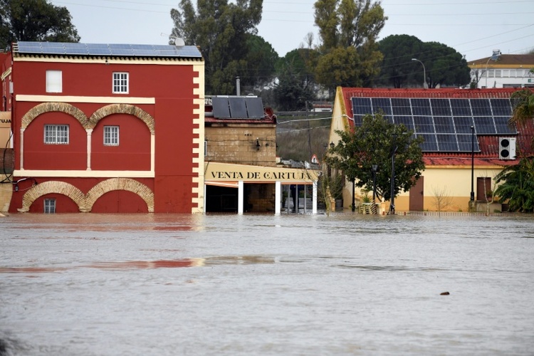 Spanien und Portugal wappnen sich für weitere Regenfälle durch neues Sturmtief 