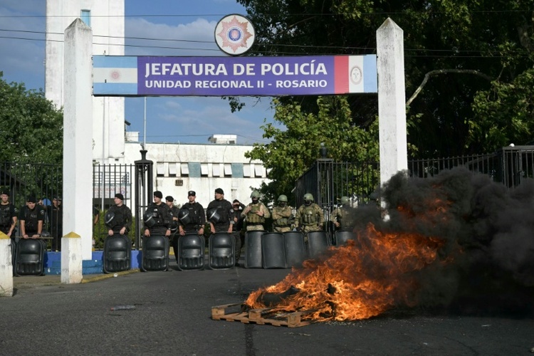 Argentinien: Polizeibeamte protestieren für höhere Gehälter