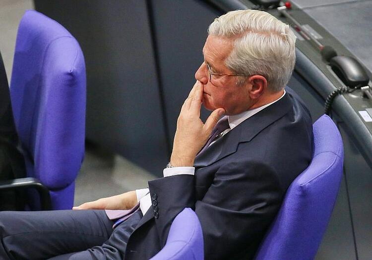 Röttgen will mehr europäische Verteidigungs- und Wirtschaftskraft