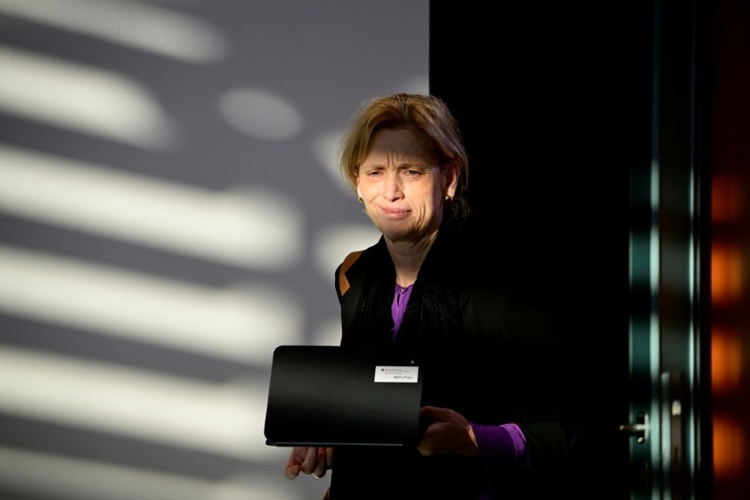 Ministerin Prien fordert Prüfung von Parität bei Wahlrechtsreform