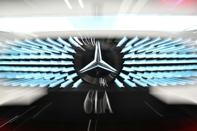 Gewinn bei Mercedes 2025 um fast die Hälfte eingebrochen