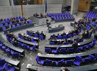 CSU-Landesgruppenchef zweifelt an Parität im Wahlrecht