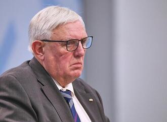 Laumann drängt auf Pflegereform