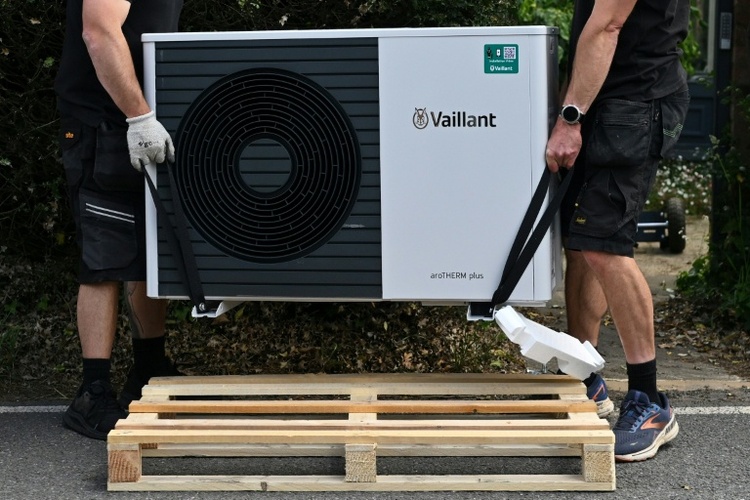 EU-Klimakommissar Hoekstra dringt auf Emissionshandel für Gebäude und Verkehr