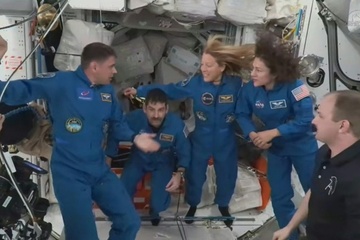 Nach medizinischer Evakuierung: Neue Besatzung an Internationaler Raumstation ISS angekommen