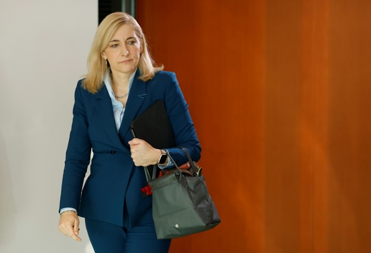 Warken will Lösung bei Jahresrezepten für chronisch Kranke