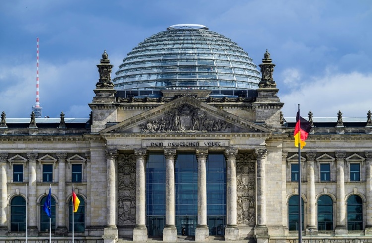 Nach Gefahrstoff-Verdacht im Reichstagsgebäude: Feuerwehr gibt Entwarnung