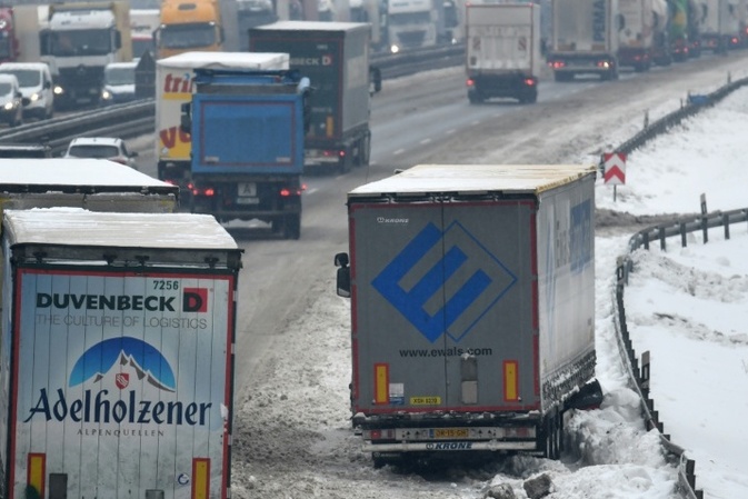 Nochmals viele Unfälle durch Schneefall von Hessen bis Bayern