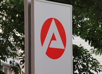 Ökonomen loben Dobrindts Arbeitsplan für Asylbewerber