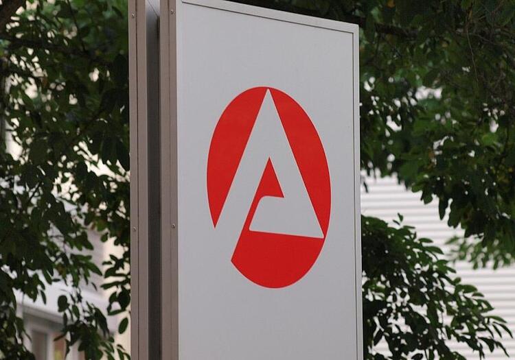 Ökonomen loben Dobrindts Arbeitsplan für Asylbewerber