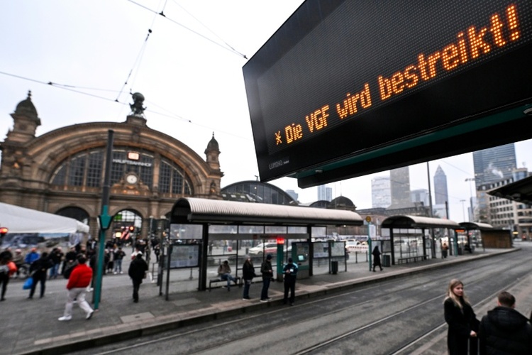 Verdi ruft für Freitag und Samstag bundesweit zu Streiks im Nahverkehr auf