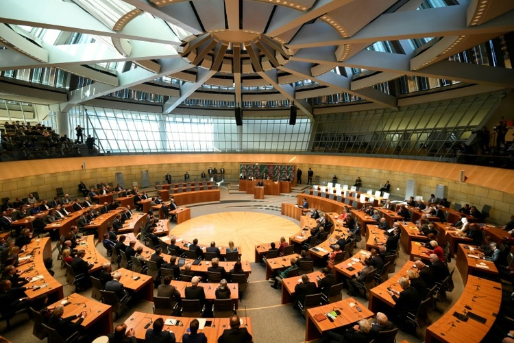 Nordrhein-Westfalen wählt am 25. April 2027 neuen Landtag