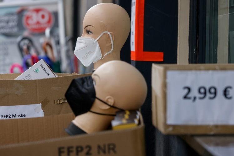 Mann wegen Steuerhinterziehung in Millionenhöhe bei Maskenverkäufen verurteilt