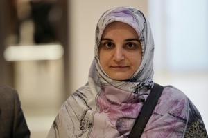 Iranerin in Paris wegen Terror-Verherrlichung zu einem Jahr Haft verurteilt