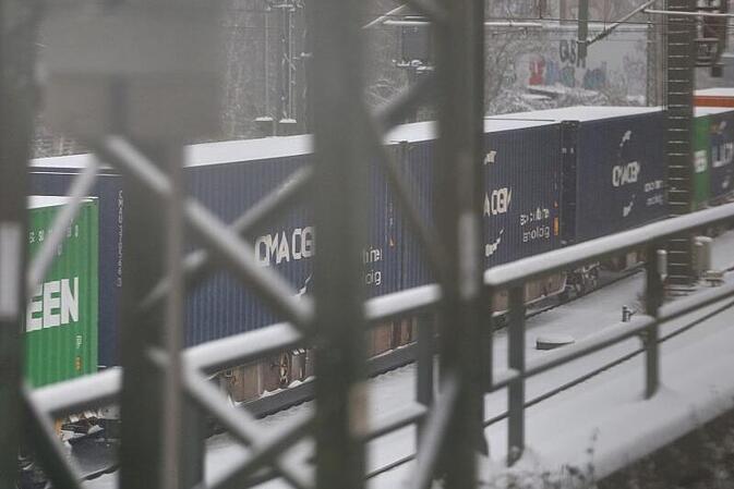 Importpreise zu Jahresbeginn weiter rückläufig