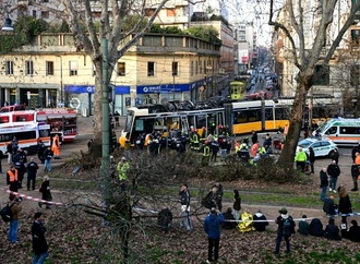 Straßenbahn entgleist in Mailand: Zwei Tote und dutzende Verletzte