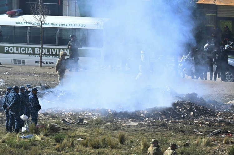 Mindestens 22 Tote nach Unglück mit Militärflugzeug in Bolivien