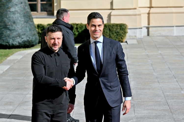 Selenskyj: Ukrainische Drohnenexperten 