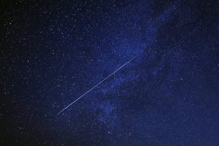 Meteorit in Rheinland-Pfalz: Finder dürfen Bruchstücke behalten