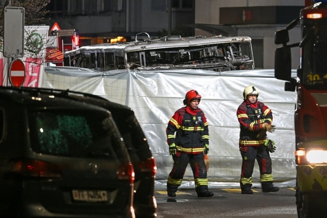 Sechs Tote bei Busbrand in der Schweiz - Polizei geht von vorsätzlicher Tat aus