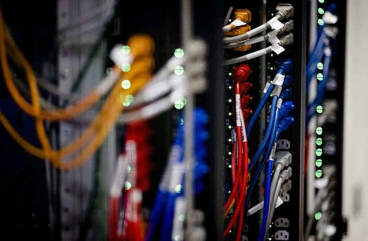 Iran-nahe Gruppe bekennt sich zu Cyberangriffen auf zwei US-Konzerne