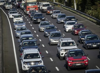 Sorge um Treibstoffvorräte: Neuseeland erwägt verpflichtende autofreie Tage