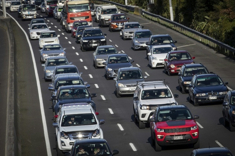 Sorge um Treibstoffvorräte: Neuseeland erwägt verpflichtende autofreie Tage