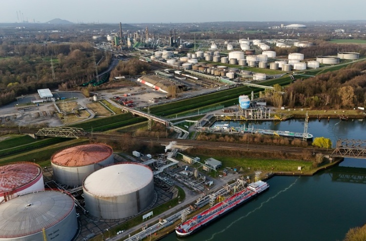 Iran-Krieg: Institute erwarten Auswirkungen auf Wirtschaft - Wachstum hält aber an