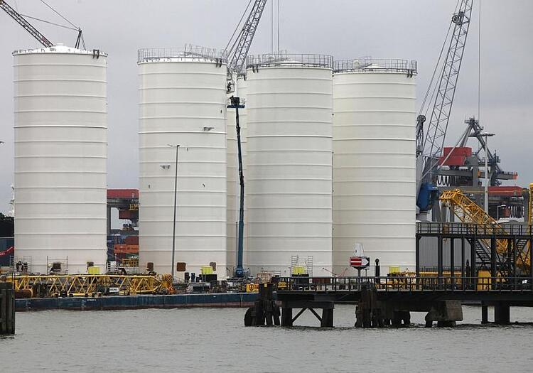 Van Aken kritisiert US-Erlaubnis für russischen Ölverkauf