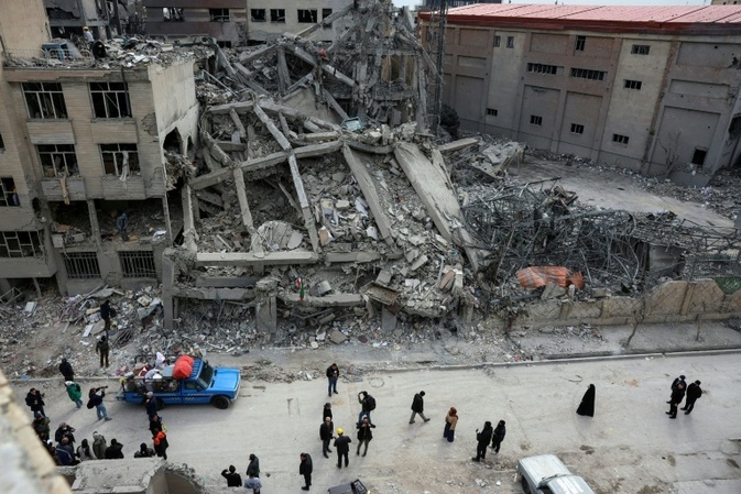 Heftigen Explosionen in Teheran - Iranische Spitzenpolitiker nehmen an Kundgebung teil