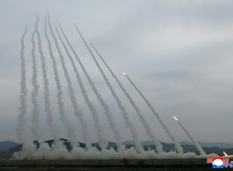 Staatsmedien: Kim beaufsichtigt Test von hochmodernem Mehrfachraketenwerfer