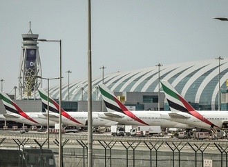 Behörden: Drohnenvorfall löst Feuer nahe internationalem Flughafen von Dubai aus
