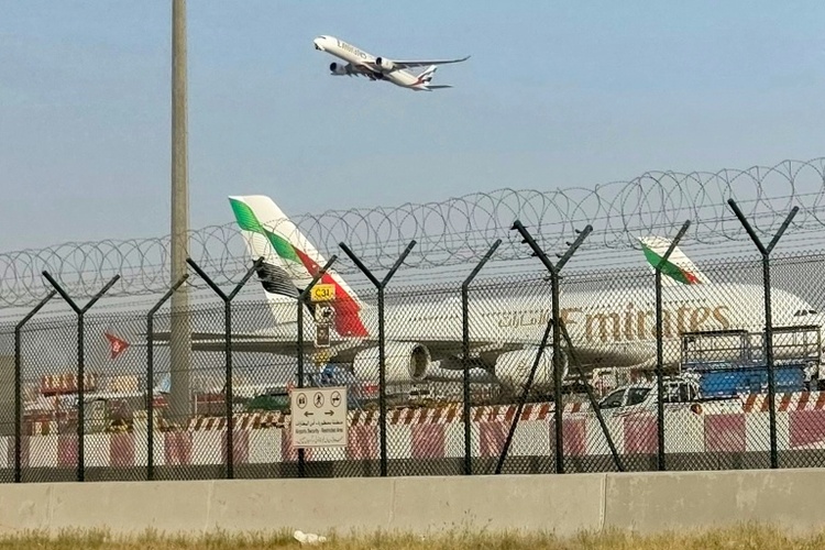 Flugbetrieb am Flughafen von Dubai nach Drohnenvorfall vorübergehend eingestellt