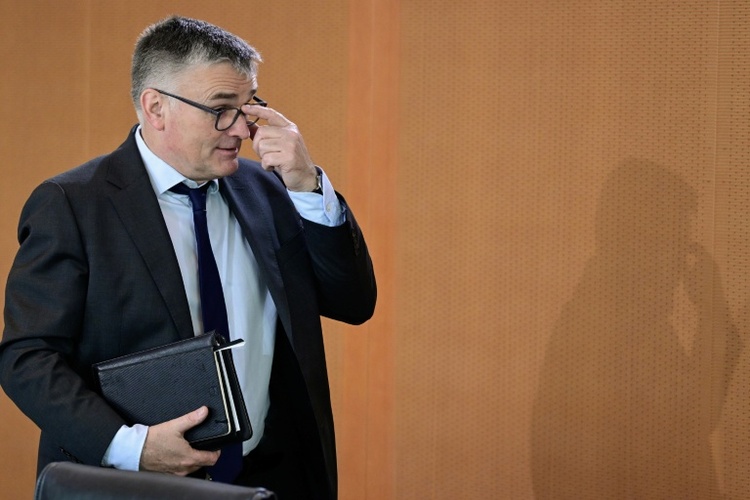 Bundesregierung weist Trumps Drohung zurück: 