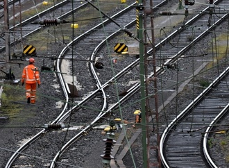 Mehrere Brandstiftungen an Bahnstrecke in Bayern - Staatsschutz ermittelt
