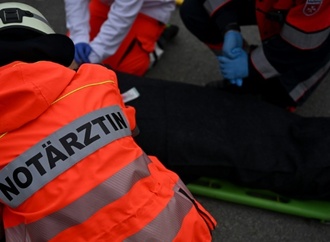 Baden-Württemberg: 16-jähriger Motorradfahrer stirbt bei Unfall in Gegenverkehr